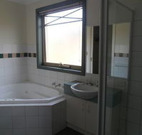 Australian Home Away  Box Hill 32 - Surfers Gold Coast