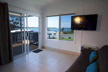 South Coast Retreat - Surfers Gold Coast 12