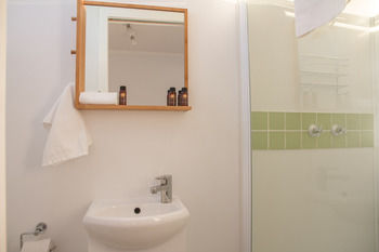 South Coast Retreat - Surfers Gold Coast 45