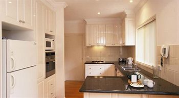 Waverley Corporate Townhouses - Surfers Gold Coast 4