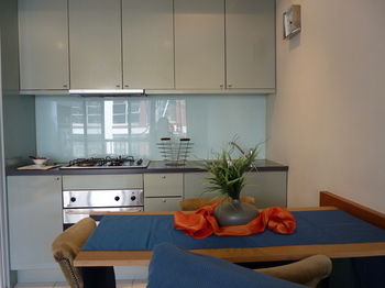 Australian Home Away @ Market Square Melbourne - Surfers Gold Coast 5