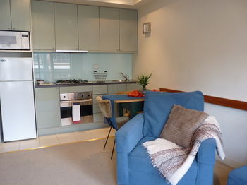 Australian Home Away @ Market Square Melbourne - Surfers Gold Coast 7