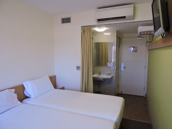 Ibis Budget Sydney Olympic Park - Surfers Gold Coast 2