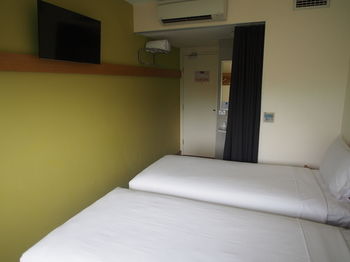 Ibis Budget Sydney Olympic Park - Surfers Gold Coast 12