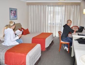 Dubbo R.s.l. Club Motel - Surfers Gold Coast 1