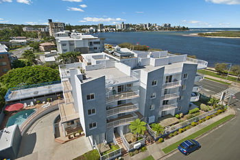 Sandy Shores Luxury Holiday Units - Surfers Gold Coast 1