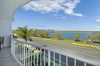 Sandy Shores Luxury Holiday Units - Surfers Gold Coast 5