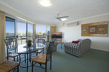 Sandy Shores Luxury Holiday Units - Surfers Gold Coast 21