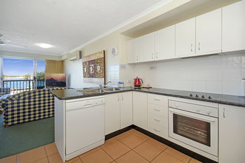 Sandy Shores Luxury Holiday Units - Surfers Gold Coast 23