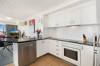 Sandy Shores Luxury Holiday Units - Surfers Gold Coast 24