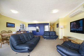 Sandy Shores Luxury Holiday Units - Surfers Gold Coast 32