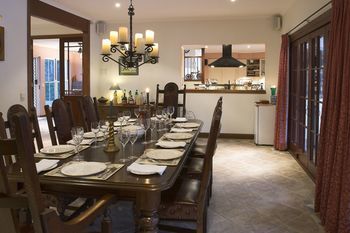 Kingfishers Manor @ Noosa - Surfers Gold Coast 11