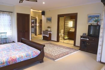 Kingfishers Manor @ Noosa - Surfers Gold Coast 45