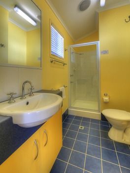 Alex Beach Cabins - Surfers Gold Coast 2