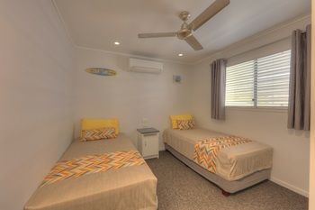 Alex Beach Cabins - Surfers Gold Coast 9