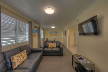 Alex Beach Cabins - Surfers Gold Coast 14