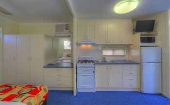 Alex Beach Cabins - Surfers Gold Coast 27