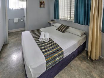 Alex Beach Cabins - Surfers Gold Coast 30