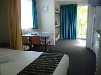 Alex Beach Cabins - Surfers Gold Coast 33