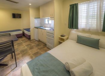 Alex Beach Cabins - Surfers Gold Coast 35