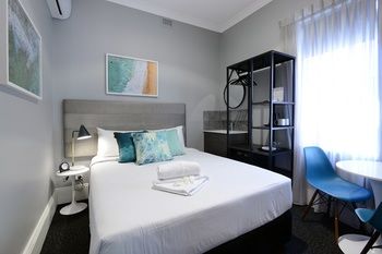 Alison Lodge - Surfers Gold Coast 14