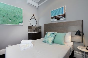 Alison Lodge - Surfers Gold Coast 19