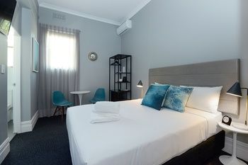 Alison Lodge - Surfers Gold Coast 29