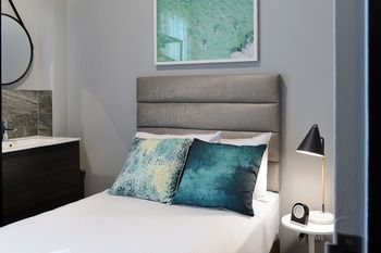 Alison Lodge - Surfers Gold Coast 32