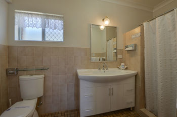 Cadman Motor Inn & Apartments - Surfers Gold Coast 2
