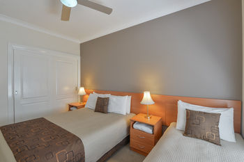 Cadman Motor Inn & Apartments - Surfers Gold Coast 8