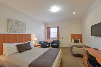 Cadman Motor Inn & Apartments - Surfers Gold Coast 11