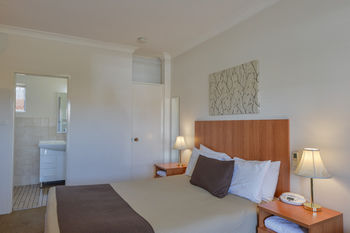 Cadman Motor Inn & Apartments - Surfers Gold Coast 16