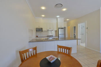 Cadman Motor Inn & Apartments - Surfers Gold Coast 17