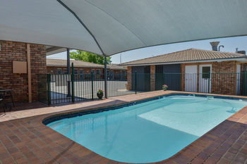 Cadman Motor Inn & Apartments - Surfers Gold Coast 23