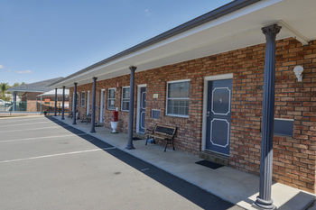 Cadman Motor Inn & Apartments - Surfers Gold Coast 24