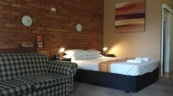 Hilldrop Motor Inn - Surfers Gold Coast 4