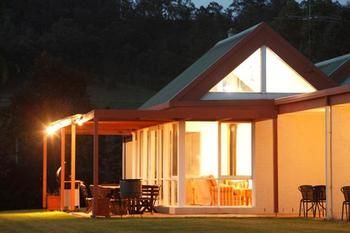 Rothbury Escape - Surfers Gold Coast 0