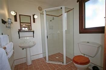 The Table Guesthouse - Surfers Gold Coast 1