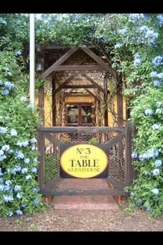 The Table Guesthouse - Surfers Gold Coast 2