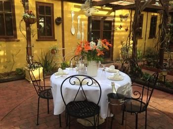 The Table Guesthouse - Surfers Gold Coast 6