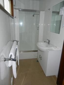 Gundagai Cabins & Tourist Park - Surfers Gold Coast 0