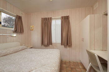 Gundagai Cabins & Tourist Park - Surfers Gold Coast 21