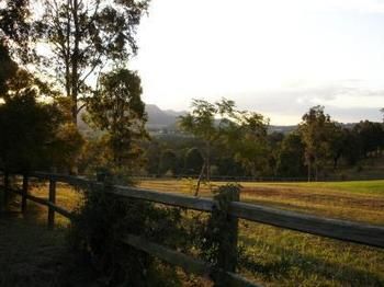 Elfin Hill Country Accommodation - Surfers Gold Coast 3