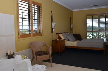 Broken View Estate - Surfers Gold Coast 3
