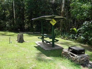 Mapleton Cabins & Caravan Park - Surfers Gold Coast 0