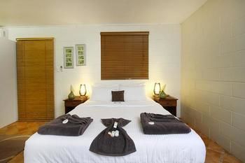 Mapleton Cabins & Caravan Park - Surfers Gold Coast 13