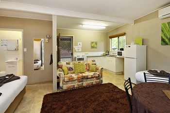 Mapleton Cabins & Caravan Park - Surfers Gold Coast 22