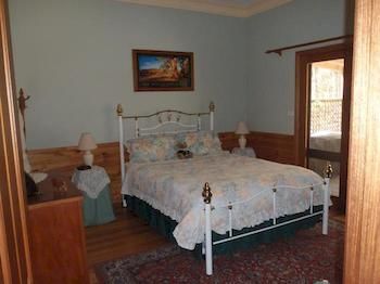 Woollamia Village Retreat - Surfers Gold Coast 4