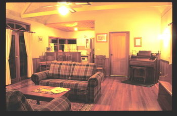 Woollamia Village Retreat - Surfers Gold Coast 19