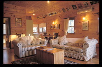 Woollamia Village Retreat - Surfers Gold Coast 27